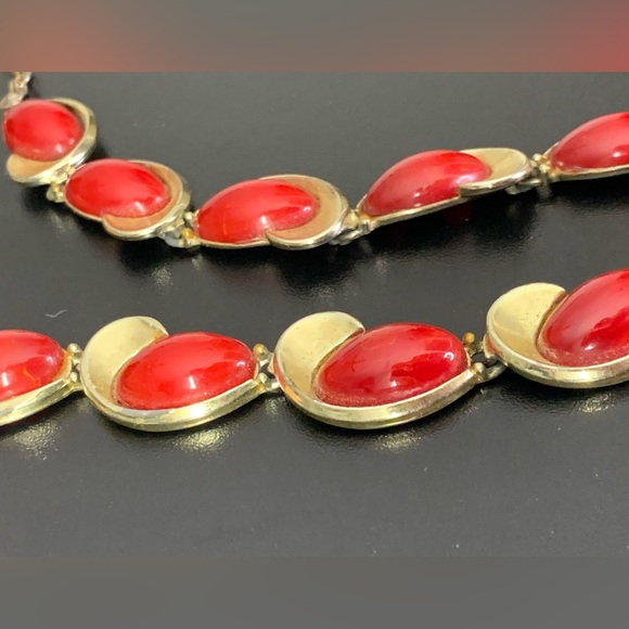 RARE - STRIKING VINTAGE CHAREL RED CABACHON NECKLACE - Picture 5 of 12
